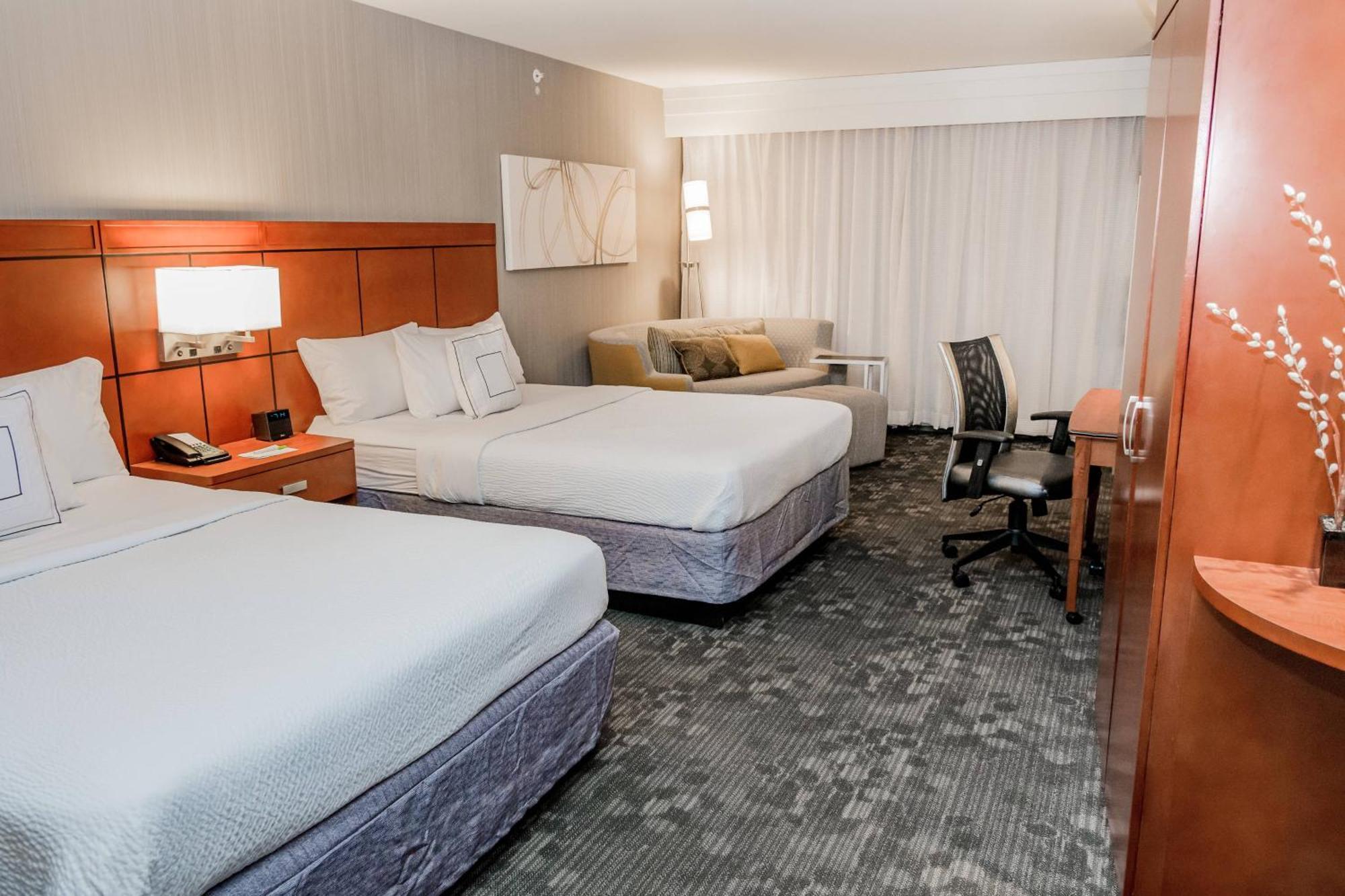 Courtyard By Marriott Lafayette Hotel Екстериор снимка